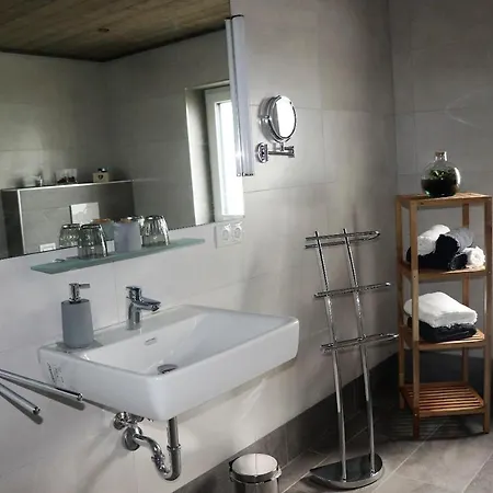 Haus Neuwirt Апартаменты *